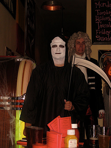 Illustration for article titled The World's Most Excellent Ensemble Halloween Costume: Bill and Ted's Time-Traveling Friends
